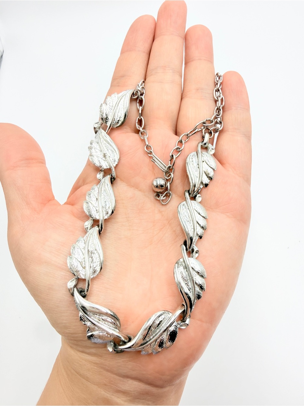 Vintage Silver Tone Leaf Link Statement Necklace Adjustable